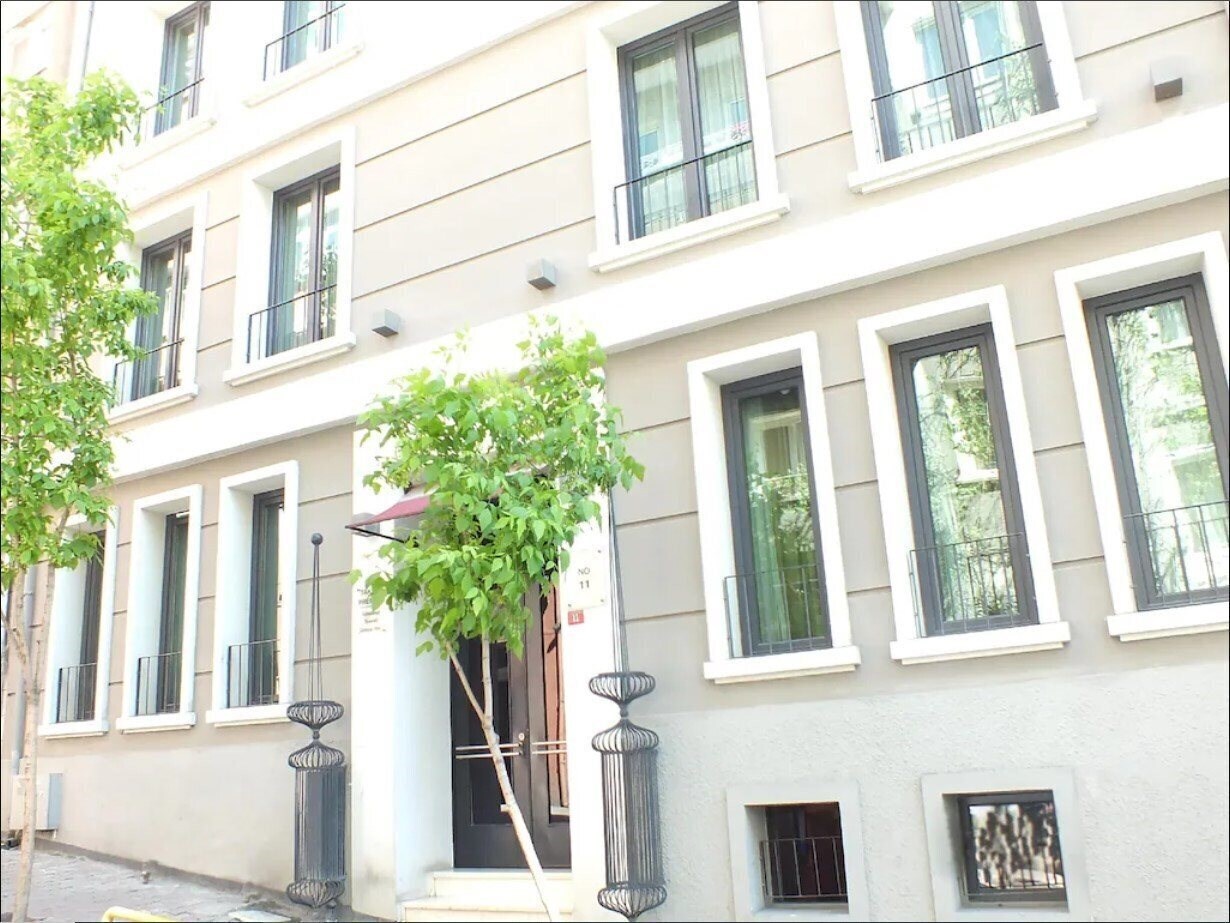 Отель Taksim Premier Suites 4*